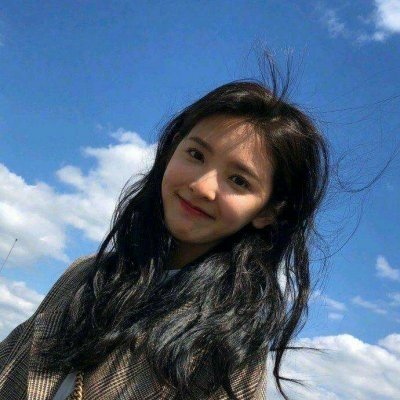 12张高清好看的90后美女生活照头像合集