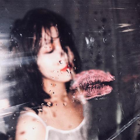 24张高清酷飒女生头像合集 时尚感拉满的帅酷女生头像