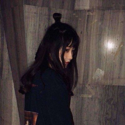 28张高清霸气冷酷黑色系女生头像合集