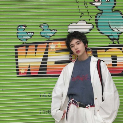 34张高清霸气女生绿色头像 真人款超好看