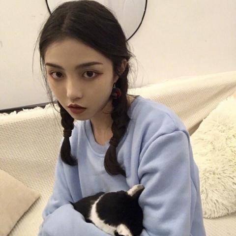 24张霸气御姐风女生头像 高清好看适合当微信头像