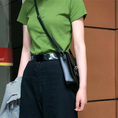 34张高清霸气女生绿色头像 真人款超好看