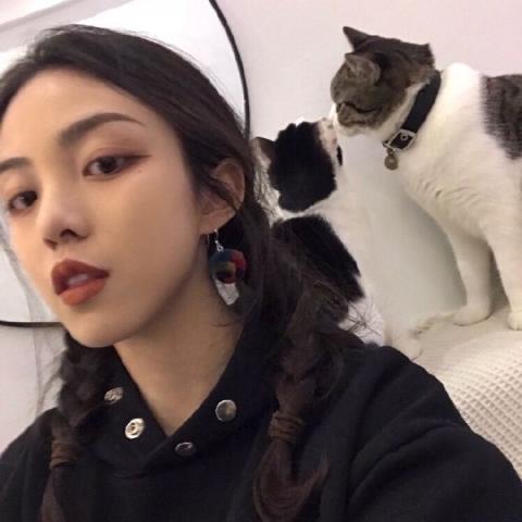 24张霸气御姐风女生头像 高清好看适合当微信头像