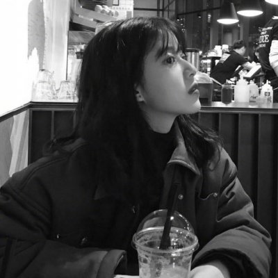 28张霸气又带点伤感的黑白女生头像 高清好看