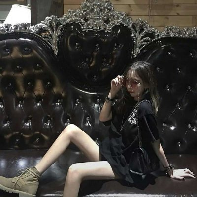28张高清霸气冷酷黑色系女生头像合集