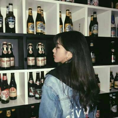 13张高清女生高冷霸气侧脸头像 氛围感拉满