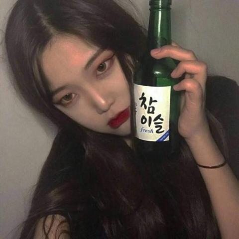 21张高清霸气时尚女生头像合集