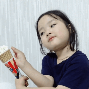 权律二吃甜筒雪糕动图表情包来啦