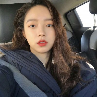 20张高清好看的女生卷发QQ头像 个性氛围感拉满