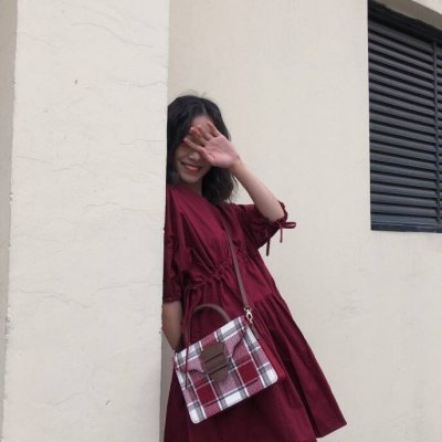 36张高清潮流女生街拍头像 时尚感拉满的美女头像合集