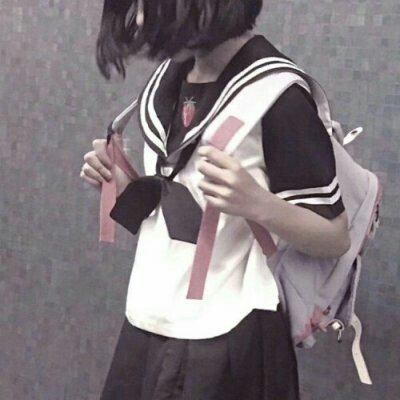 冷系短发女生头像合集 20张高清正侧脸都有