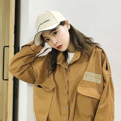 戴帽子低头的高清女生头像 17张好看的合集来啦