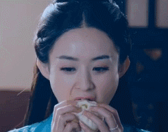 赵丽颖吃货表情包合集来了！吃包子啃萝卜的样子太真实，网友直呼这就是本人