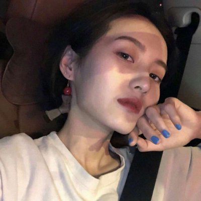 11张高清可爱娇羞女生头像合集 快来pick你的专属头像