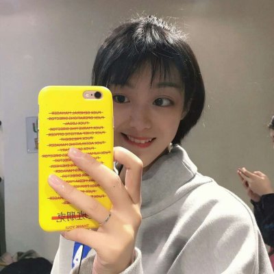 24张高清高冷霸气短发女生头像合集
