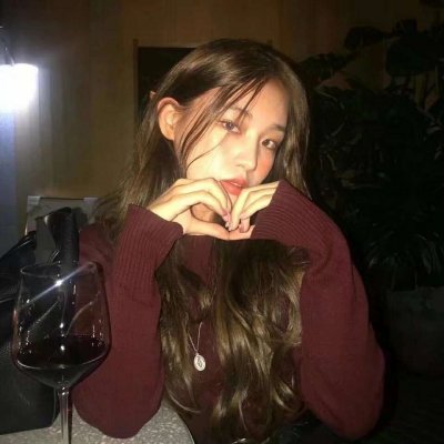 高清好看的个性女生浪系头像 共12张