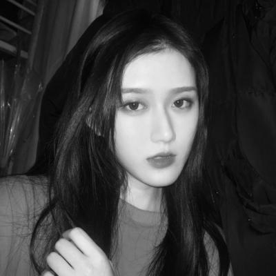 23张高清霸气女生黑白头像 氛围感直接拉满