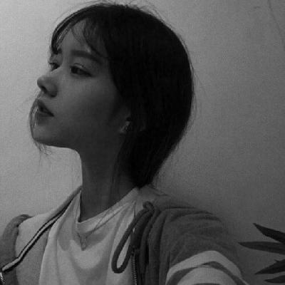 黑白高冷女生头像 15张高清好看的黑白高冷女头合集