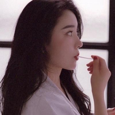 适合30岁女生的高清头像合集 24张好看头像任你选