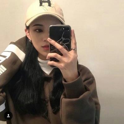 29张高清时尚帽子女头像 女生头像合集来啦