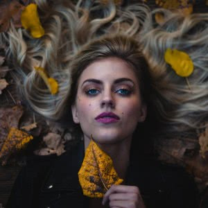 女生颓废情绪头像合集 13张高清氛围感女生头像