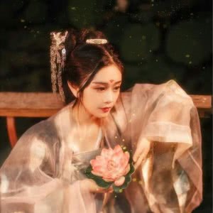 这款安静治愈的古风女生头像，一眼就爱上