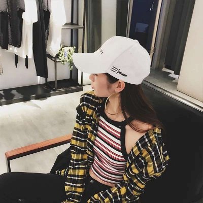 22张女生帽子控微信头像 高清又时尚