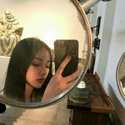 14张高清暗黑系颓废女生头像 氛围感拉满