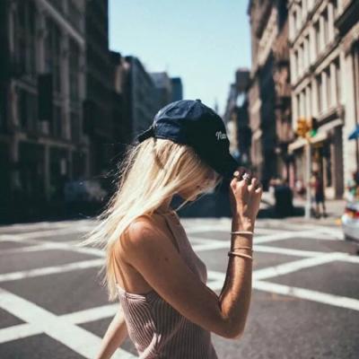 适合微博用的霸气欧美女生头像 高清图集共22张