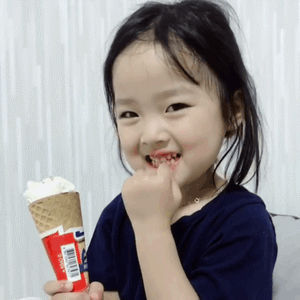 权律二吃甜筒雪糕动图表情包来啦