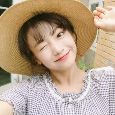 23张高清小清新女生QQ头像 氛围感拉满