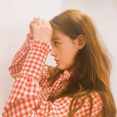24张高清唯美意境女生QQ头像 氛围感拉满的女头合集