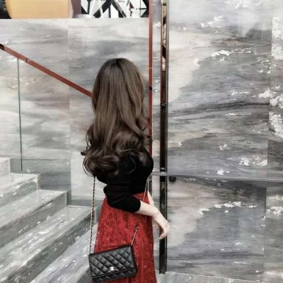 18张高清好看的时尚美女背影头像 女生头像素材合集