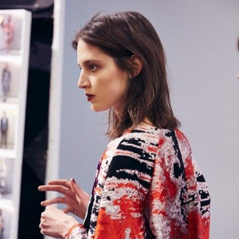 23张高清氛围感欧美女生头像 气质感直接拉满