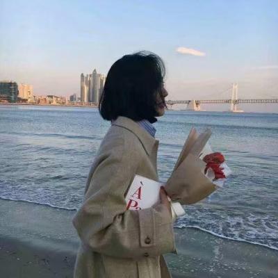 12张高清蓝色系女生头像 氛围感拉满超有意境