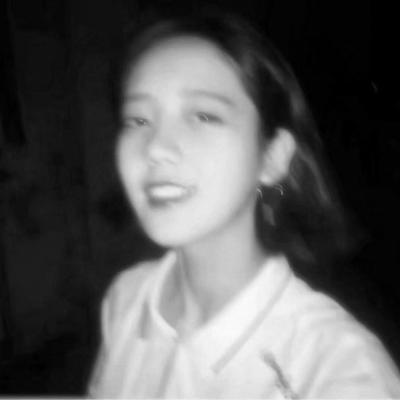 黑白高冷女生头像 15张高清好看的黑白高冷女头合集
