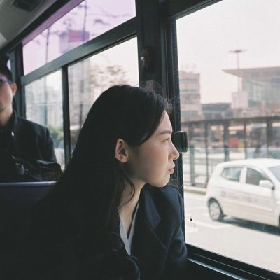 14张氛围感拉满的伤感意境女生头像 高清无水印