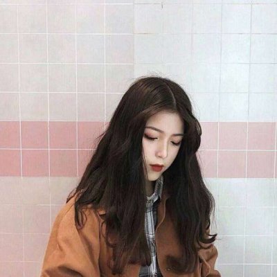 18张高清霸气时尚款微信女生头像 新潮又好看