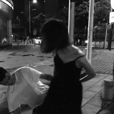 黑白高冷女生头像 15张高清好看的黑白高冷女头合集