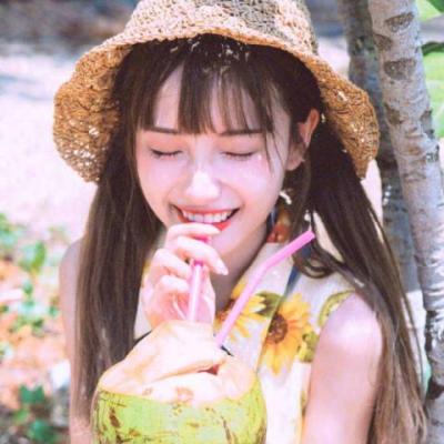 15张可爱戴帽女生头像 高清无水印合集