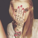 纹身女生微信头像来啦！19张高清好看的纹身女孩头像合集