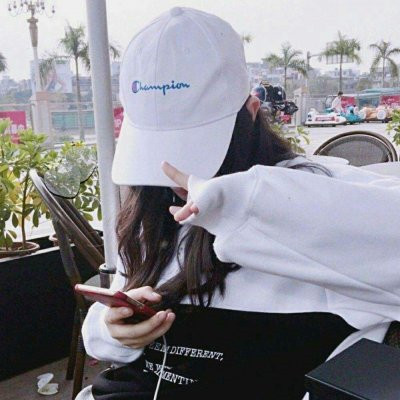 21张高清三人闺蜜背影头像 一套三张的女生头像合集