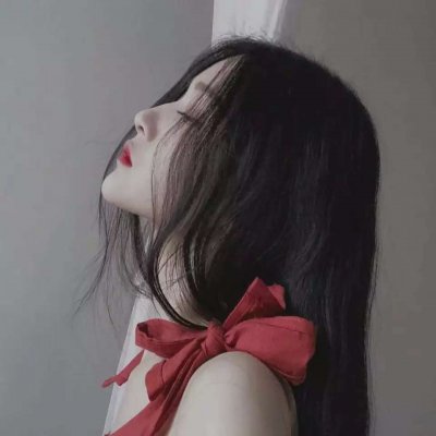 17张高清好看的红色系女生唯美头像合集