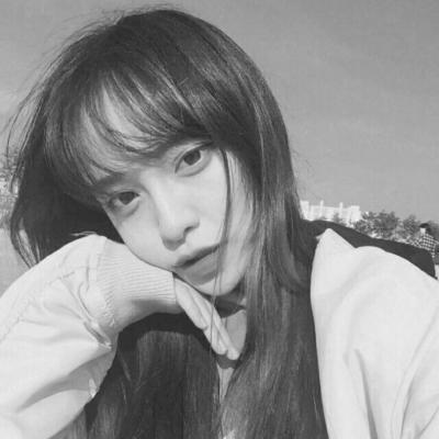 20张黑白伤感女生头像 失恋氛围感高清图合集