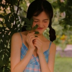 11张高清可爱娇羞女生头像合集 快来pick你的专属头像