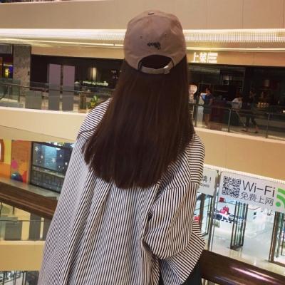 21张高清长发女生背影微信头像 氛围感拉满