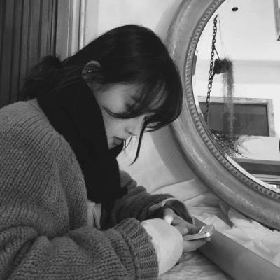 17张高清黑白高冷女生QQ头像 自带悲伤氛围感