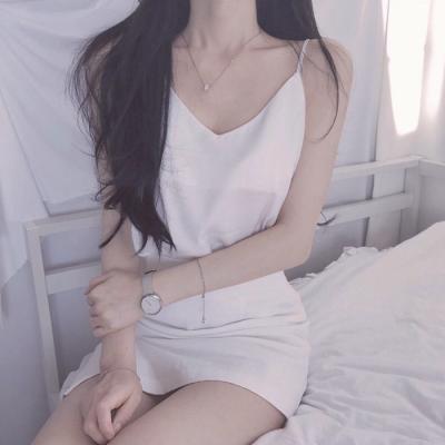 露肩锁骨的骚气女生头像合集 22张性感女头分享