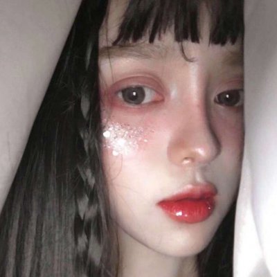 8张高清炫酷酷女QQ头像 氛围感拉满的女生头像合集