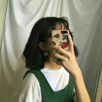 19张高清好看的社会风短发女生头像合集